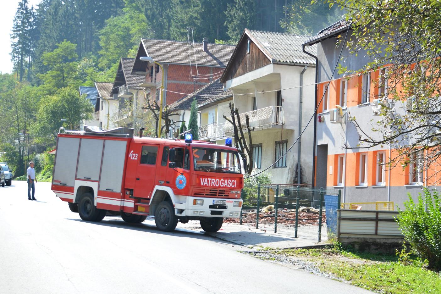 Elektroinstalacije izazvale požar na krovu pogona „Alma Ras“ u Srebrenici