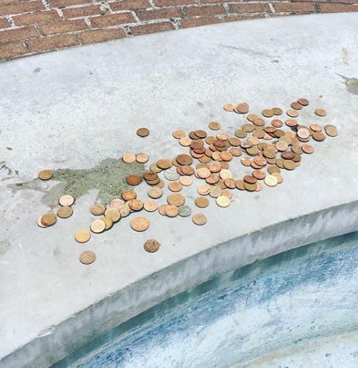 U fontanu stavila 100.000 kovanica, novac nestao u trenu