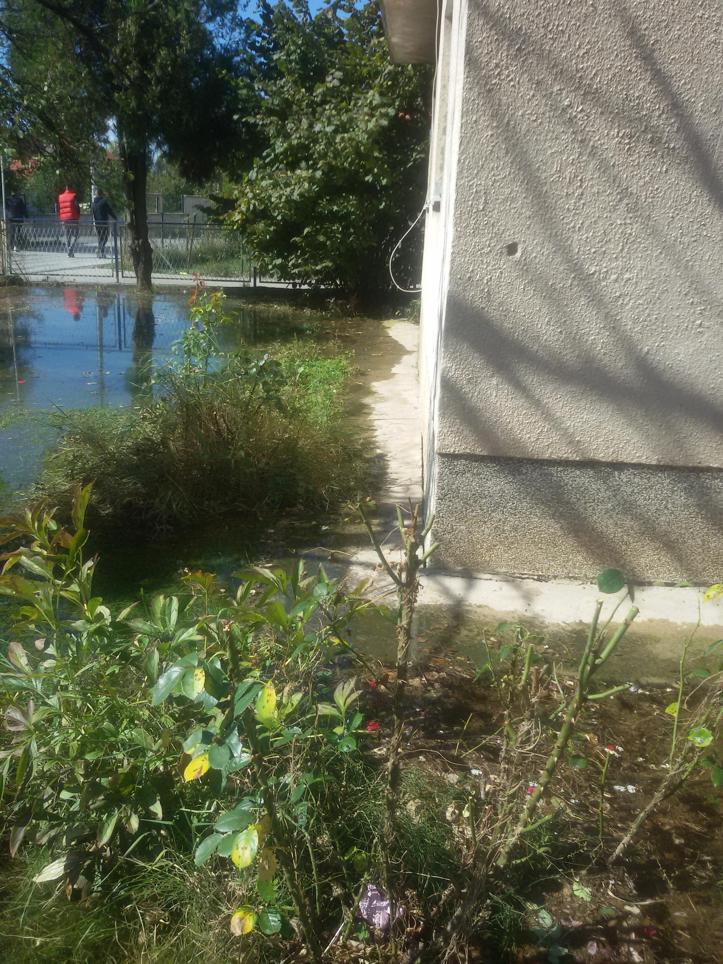Poplava u naselju Nedžarići jer ViK ne održava cijevi
