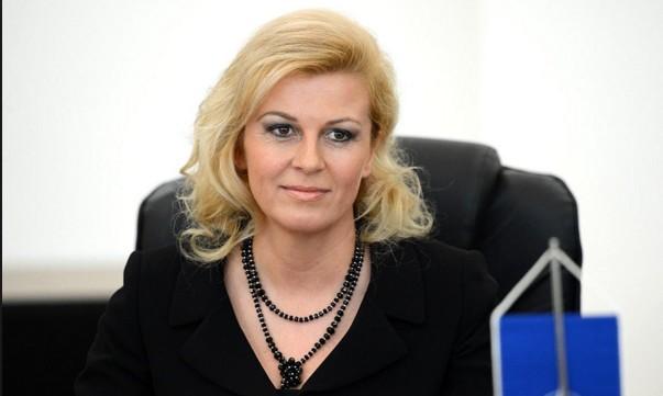 Predsjednica Hrvatske oduševila: Popravljala frizuru novinarki HRT-a prije intervjua