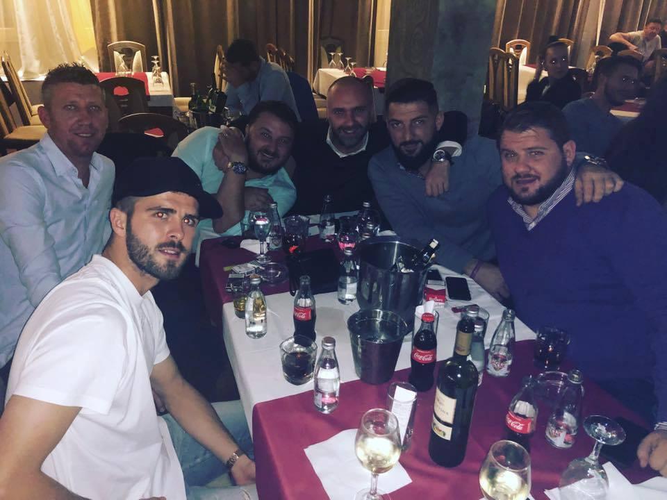 Miralem Pjanić pobjedu proslavio s pjevačem Arminom Bijedićem, kojem je poklonio svoj dres Juventusa
