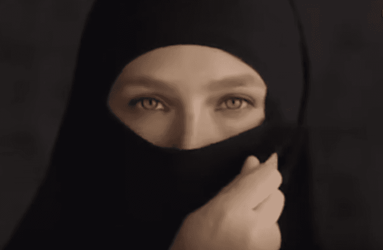 Manekenka u reklami skinula hidžab, vjernici je izvrijeđali