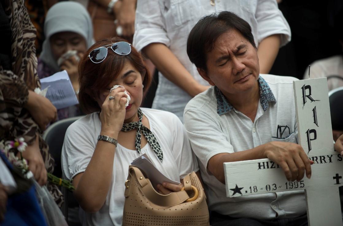 Porodice nastradalih žrtava putničkog aviona u Indoneziji traže odgovore