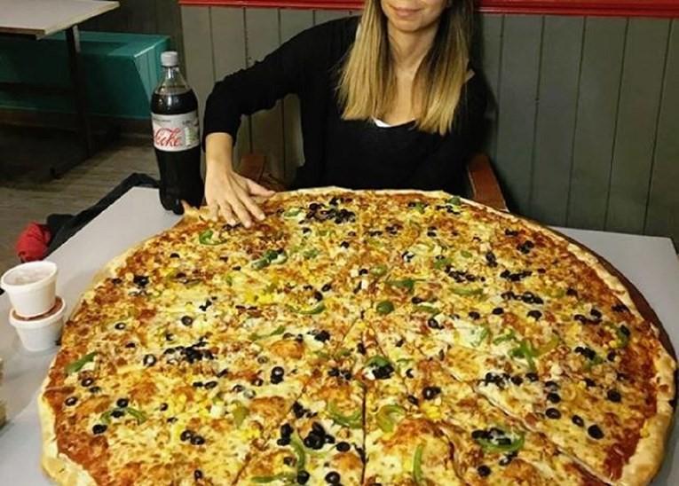Pizza ima prečnik od 80 centimetara - Avaz