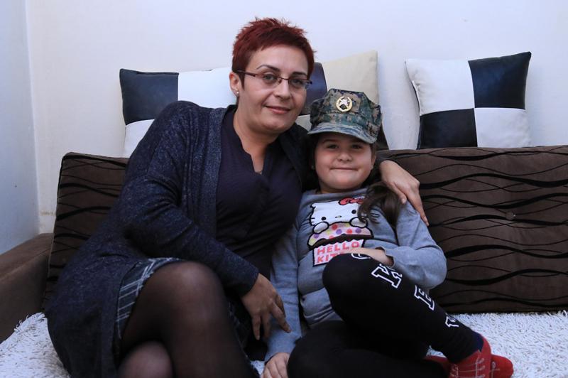 Tri godine kćerka ubijenog vojnika čeka pečat za penziju