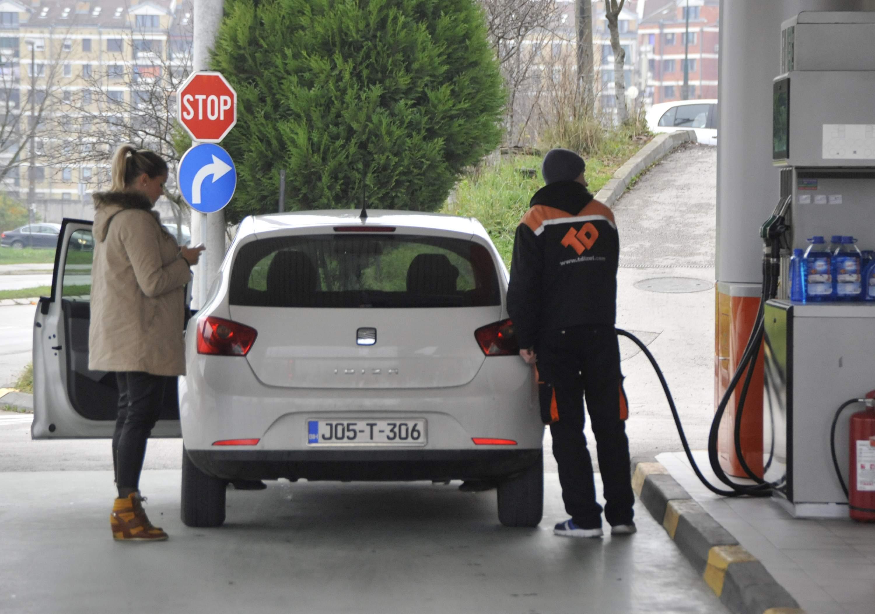 Od februara gorivo u BiH poskupjelo za oko 40 feninga po litru - Avaz