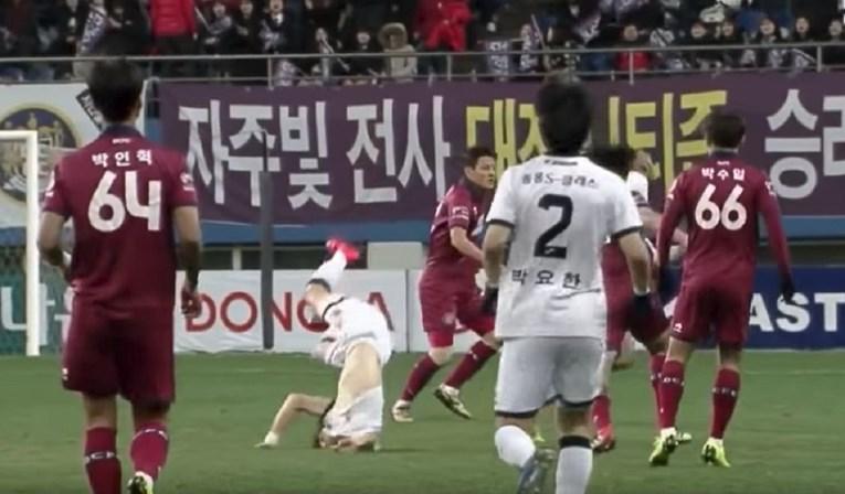 Uznemirujući video: Težak pad nogometaša na vrat izgleda užasno, ali završio je bez posljedica