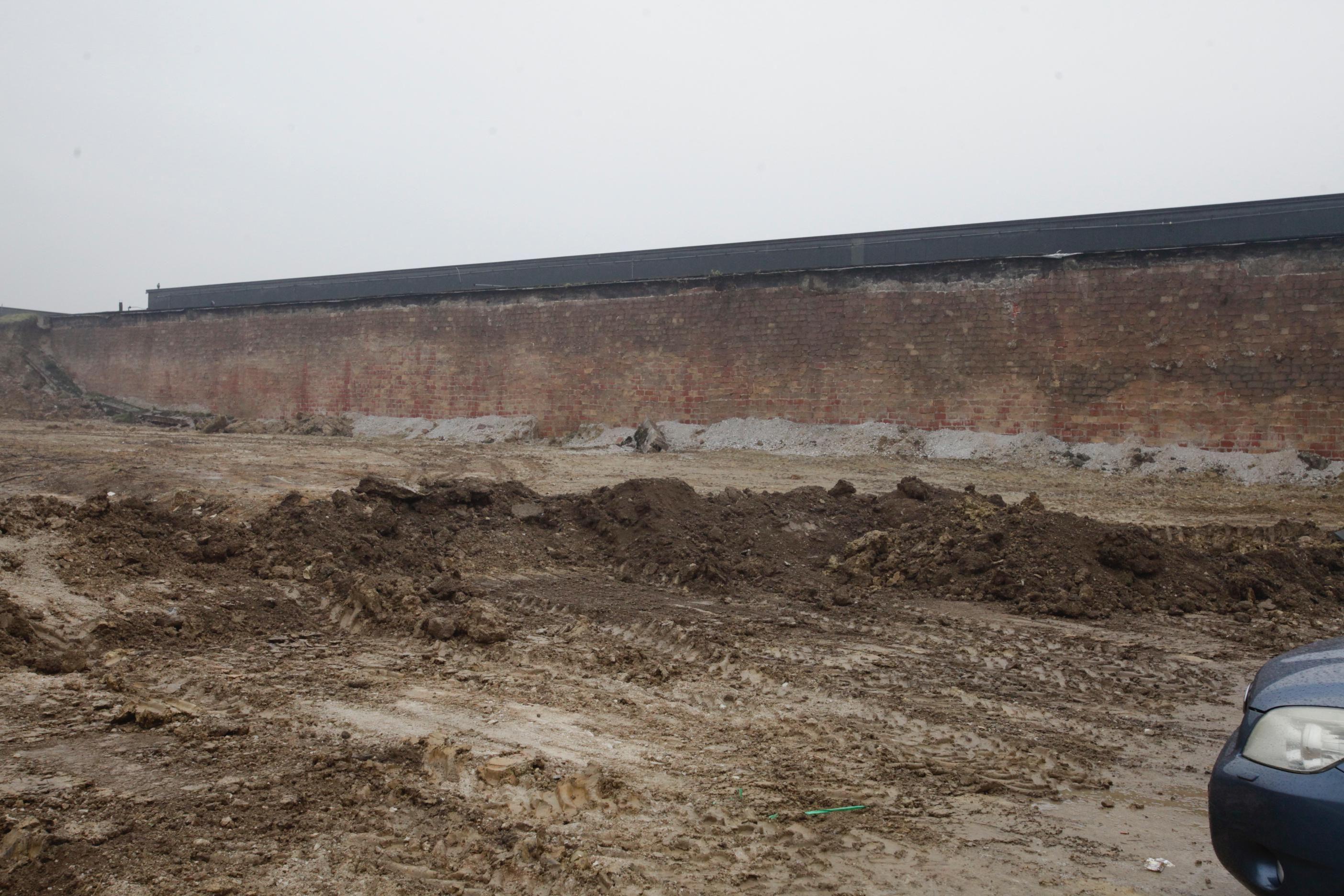 Teren na kojem će se graditi krematorij uveliko se čisti (Foto: S. Saletović) - Avaz