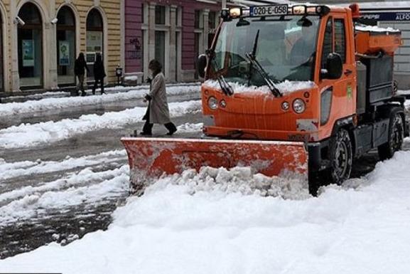 Zimska služba KJKP "Rad": Na terenu 56 vozila i 135 radnika