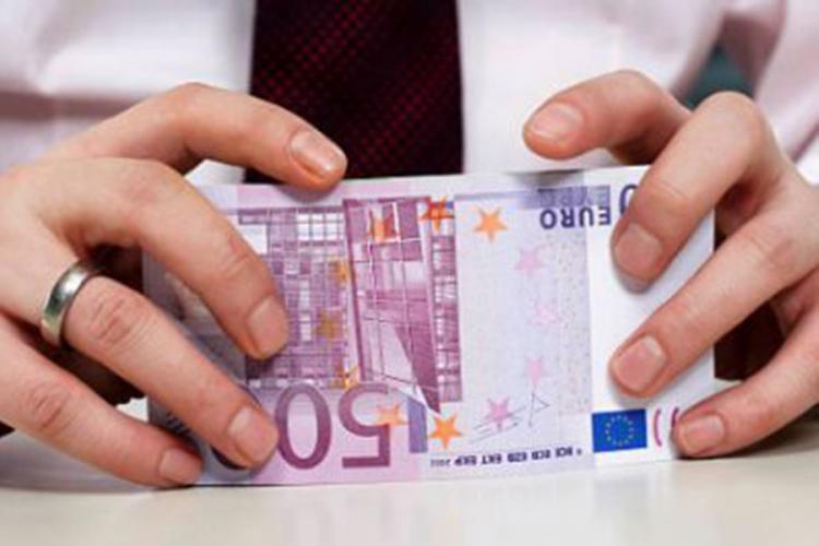 Od 19 centralnih banaka u eurozoni, 17 ukida novčanicu od 500 eura