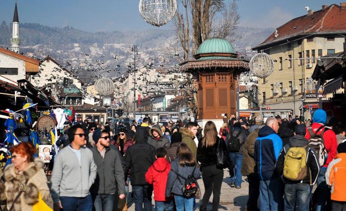 Turisti o ponudi Sarajeva primorani pitati prolaznike