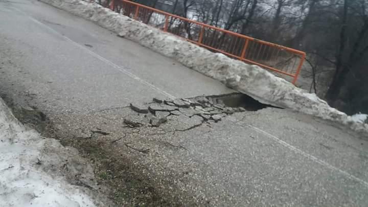 Oštećen most nad Neretvicom kod Konjica - Avaz