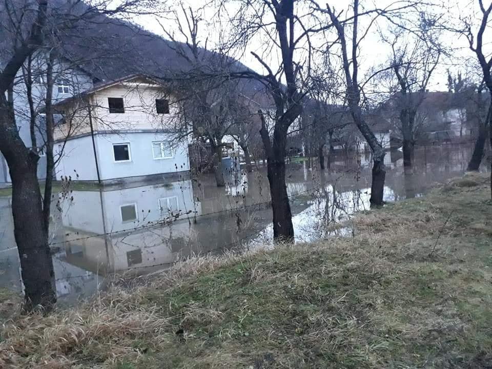 Rijeka Pliva se izlila na području općine Jezero - Avaz