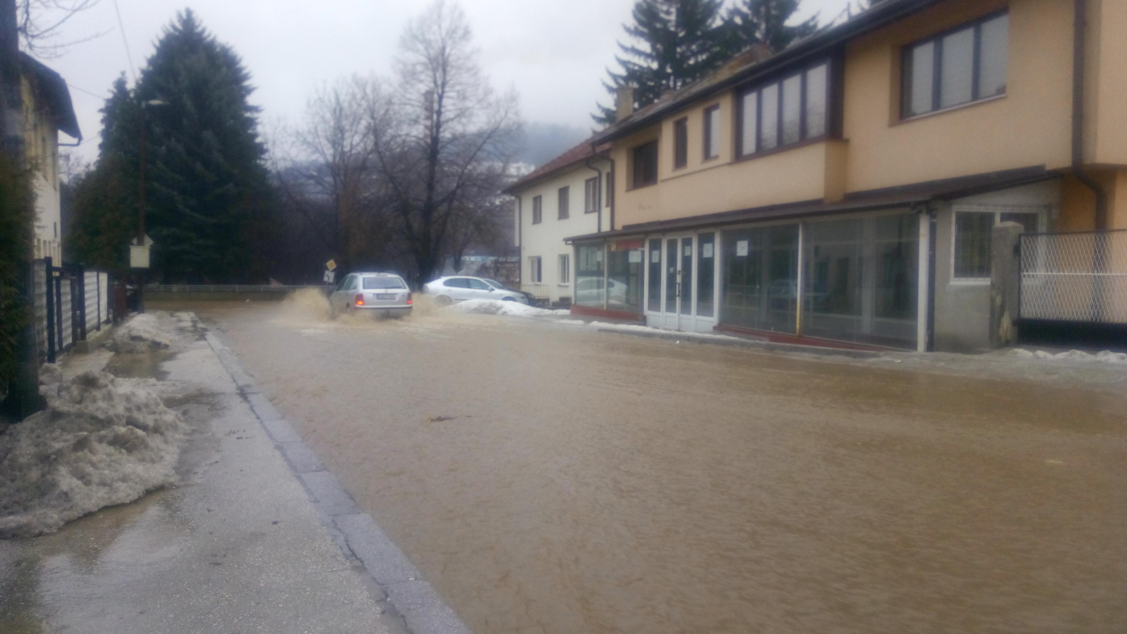 Poplava u travničkom naselju Turići - Avaz