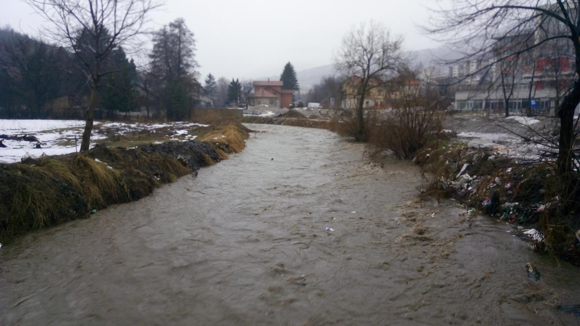 Vodostaj rijeke Lašve je u stalnom porastu - Avaz