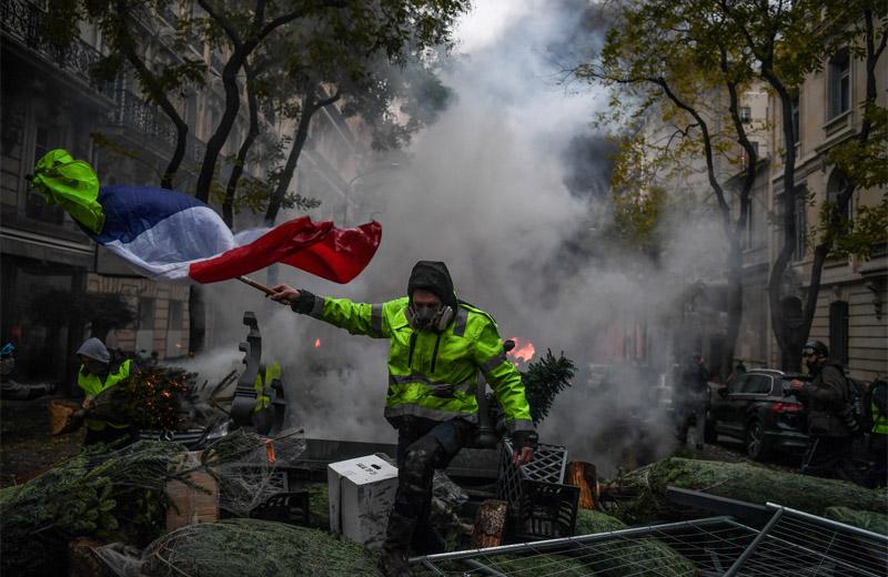 U Francuskoj usvojen zakon o suzbijanju nasilnih protesta