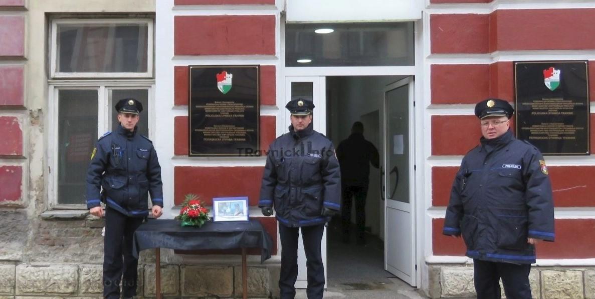 Policajci i građani Travnika simbolično odali počast ubijenom Mahiru Begiću