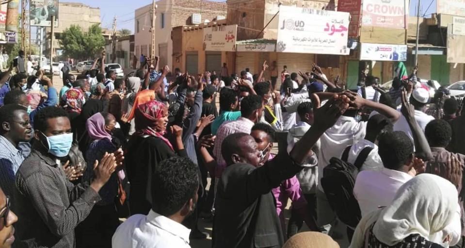 Objavljeni dramatični snimci iz Sudana: Maskirani sigurnosni agenti jure demonstrante