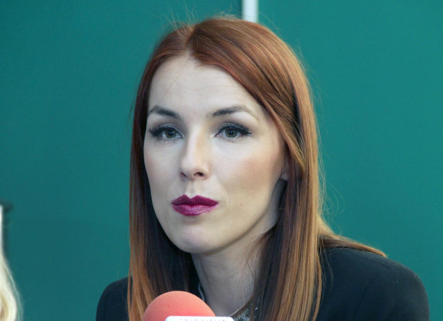 Atifa Bešić, majka oboljele djevojčice - Avaz