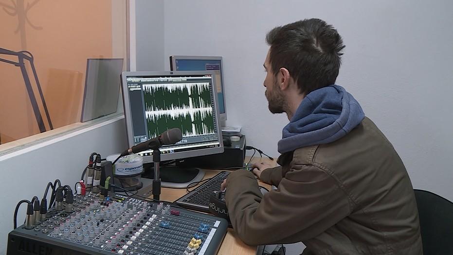 Građanima svojim podjelama uskratili lokalnu radiostanicu - Avaz