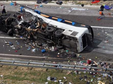Na autoputu u Iranu prevrnuo se autobus: Poginulo osam, a povrijeđeno 36 ljudi