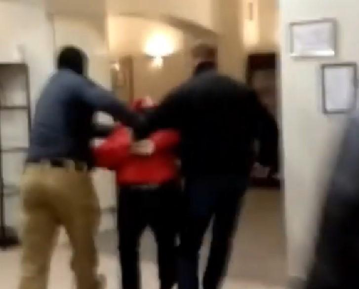 Pojavio se snimak spektakularne akcije hapšenja Čabe Dera u Pragu