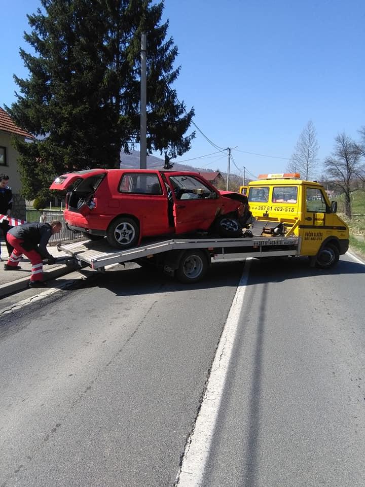 Nesreća kod Travnika: Dvije djevojke povrijeđene u Golfu