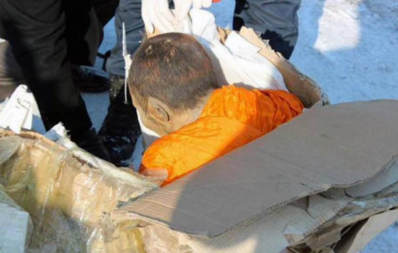 Mumificirano tijelo muškarca bez očiju pronađeno u medvjeđoj jazbini u Rusiji