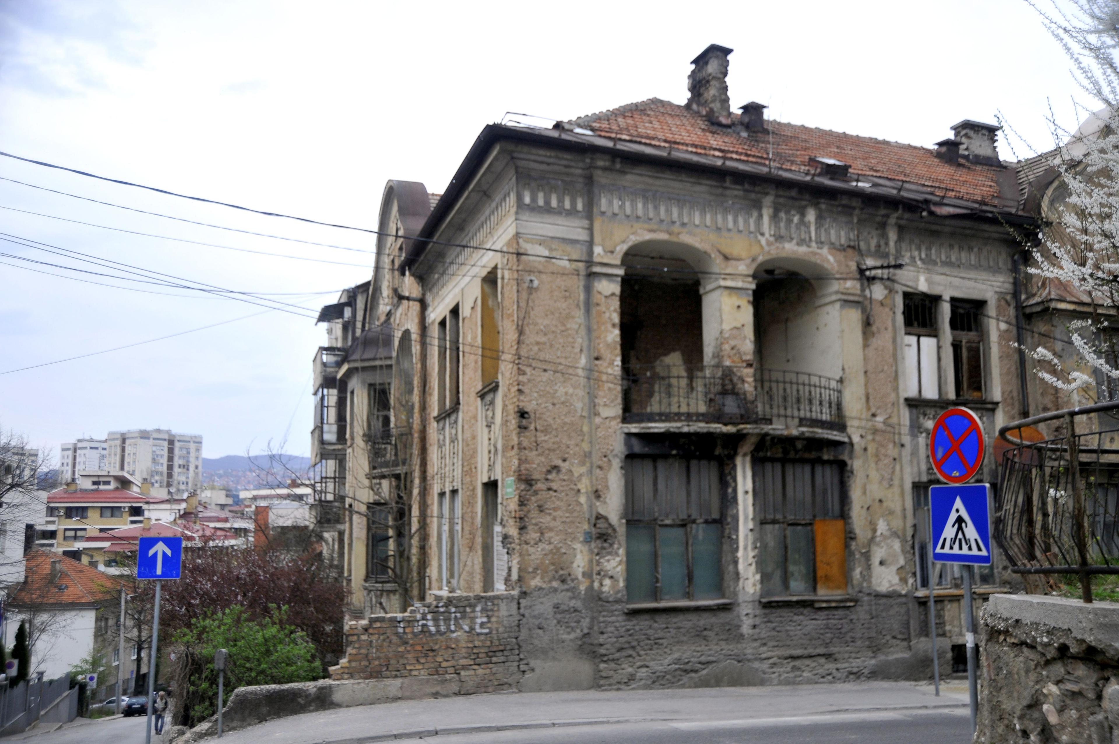Urušila se zgrada u Kovačićima, porodica Riter izbjegla tragediju