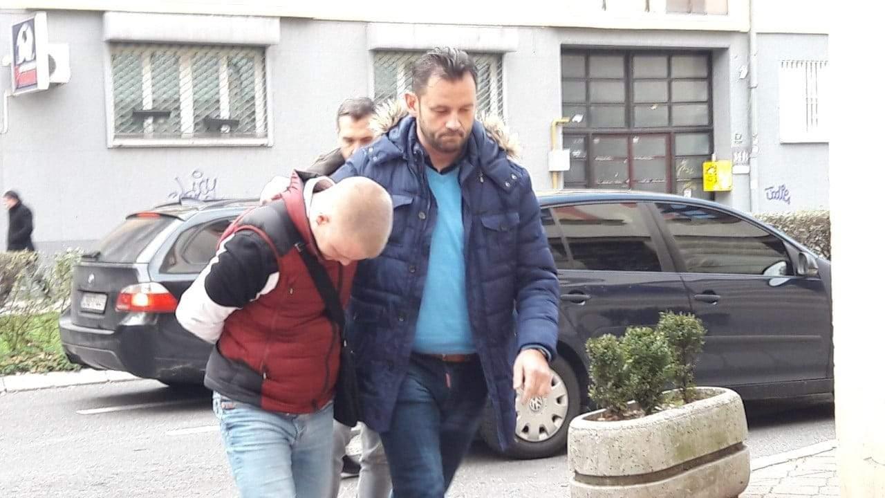 Privođenje Obradova nakon hapšenja - Avaz