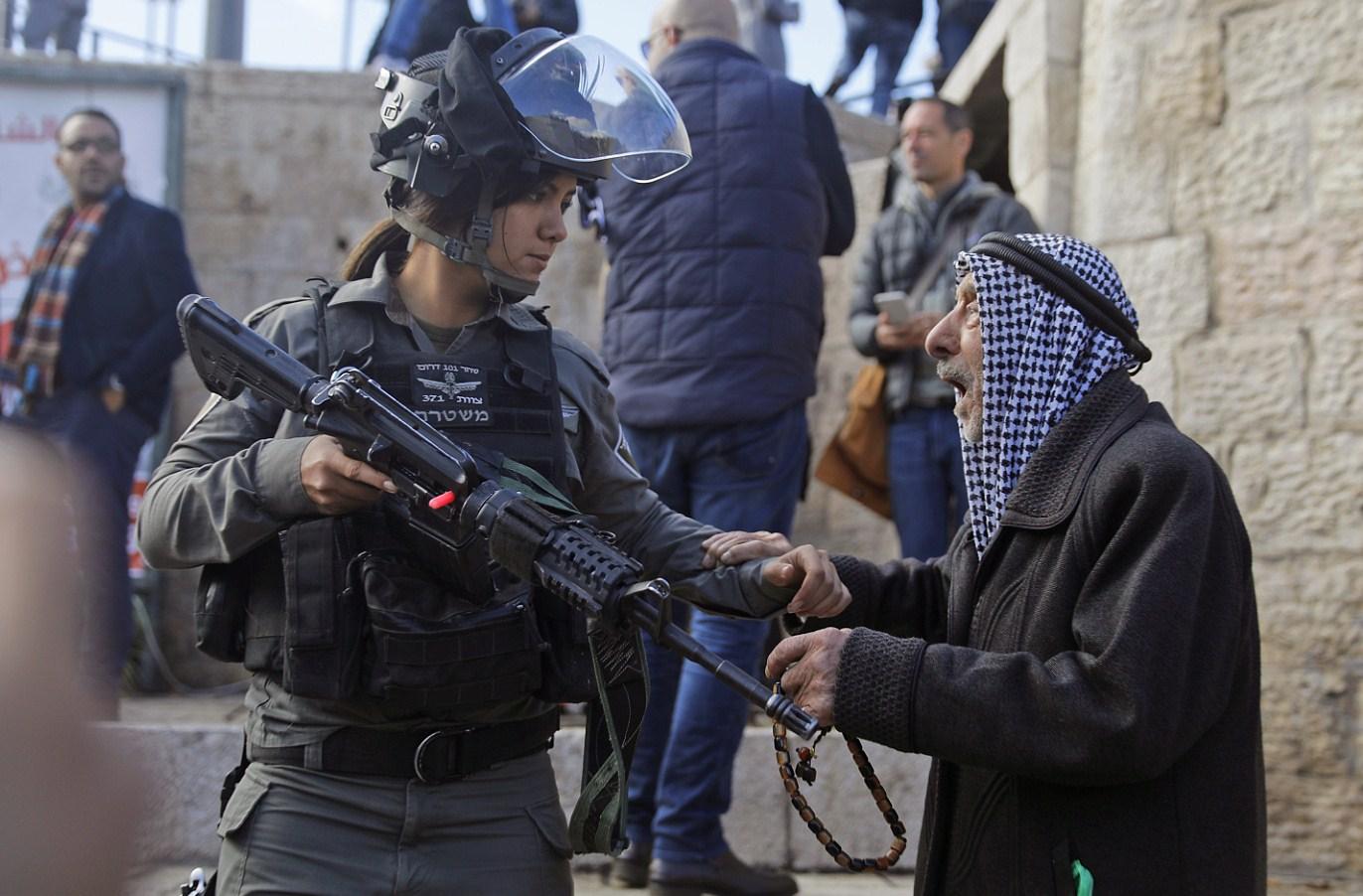 Izraelske snage uhapsile i pritvorile šestoricu Palestinaca