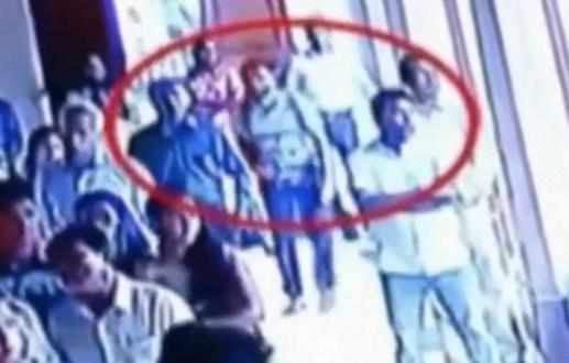 Sigurnosne kamere snimile kako bombaš samoubica ulazi u crkvu s ruksakom u Šri Lanki