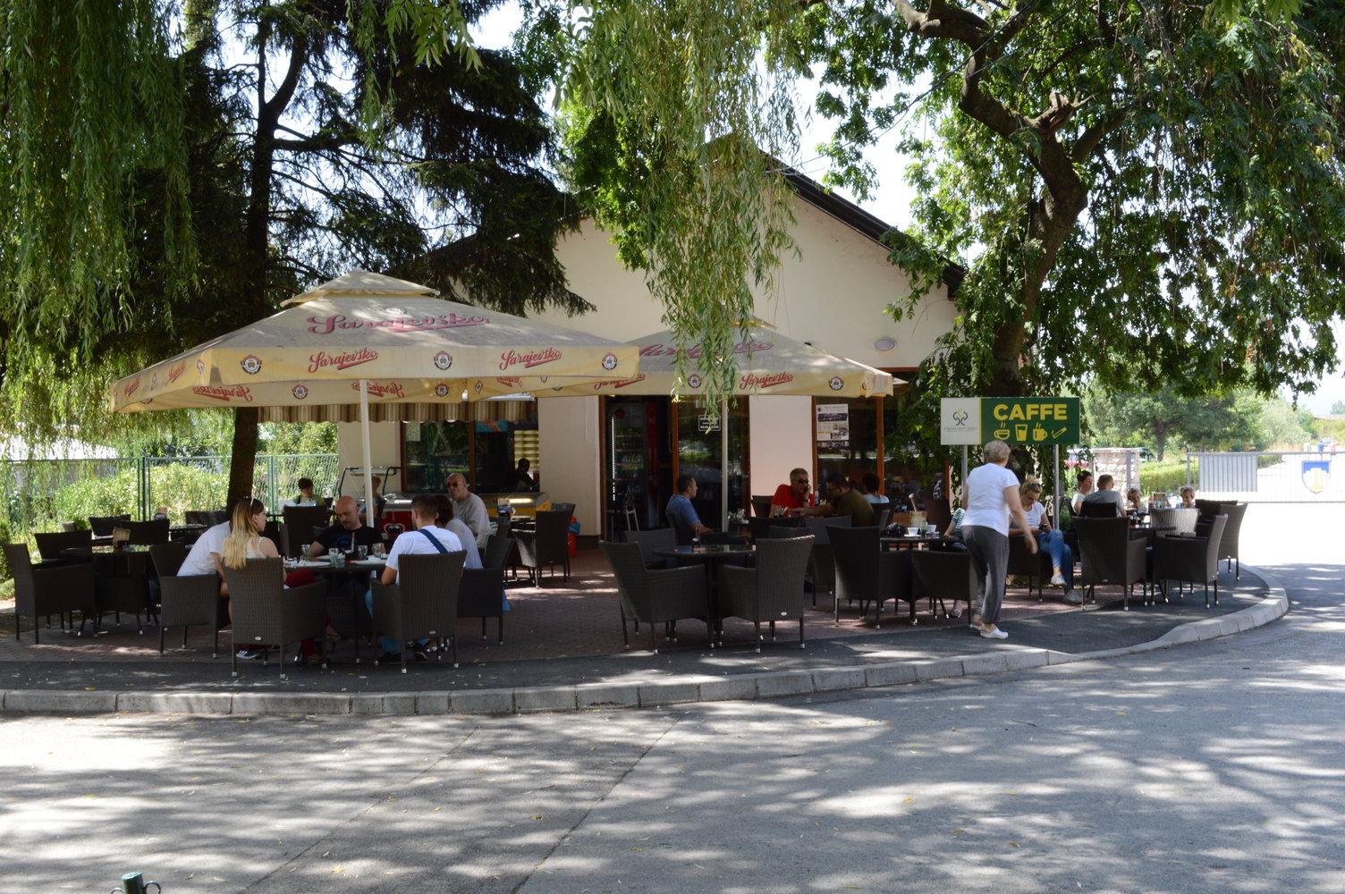Kafić u Centru „Safet Zajko“ kojim gazduje preduzeće „Lokom“ - Avaz