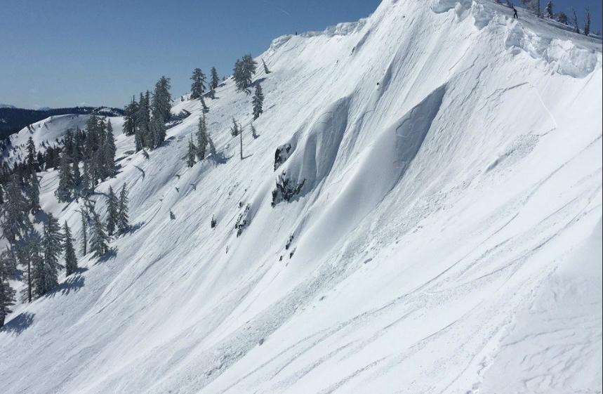 U lavini na Alpama stradalo četvero njemačkih skijaša na zapadu Švicarske