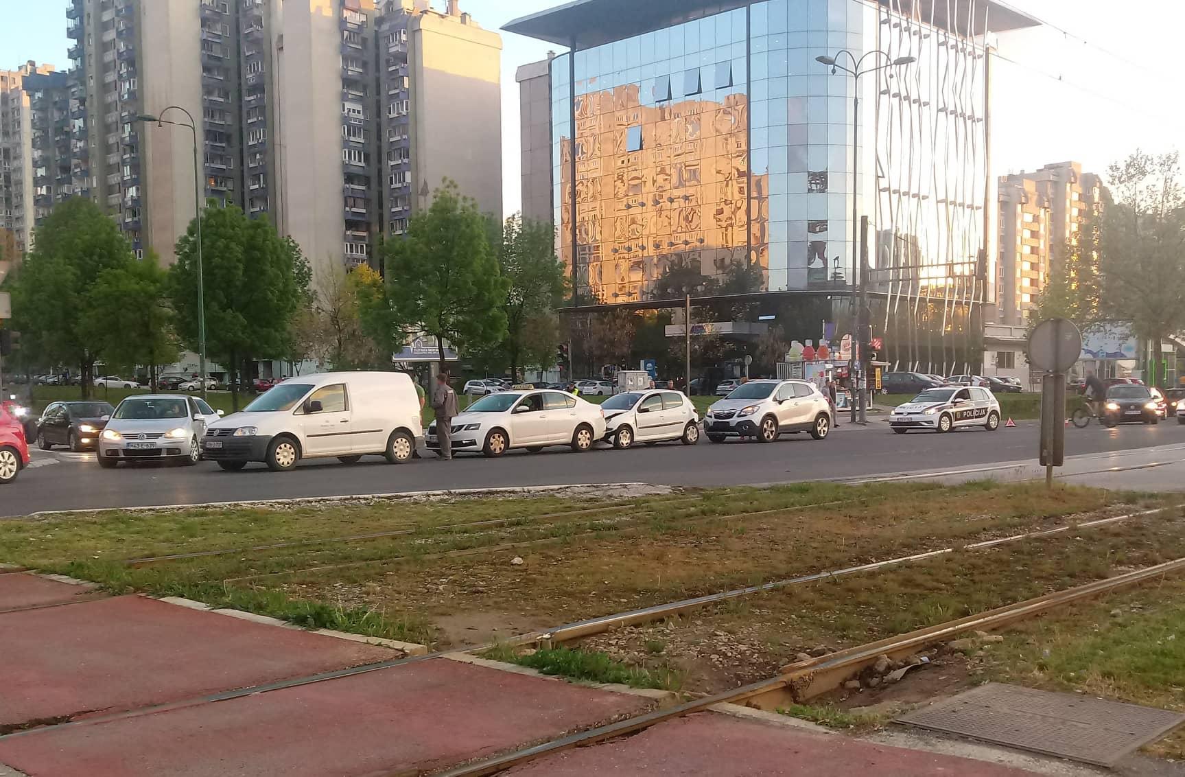 Lančani sudar četiri automobila na Alipašinom Polju izazvao velike gužve