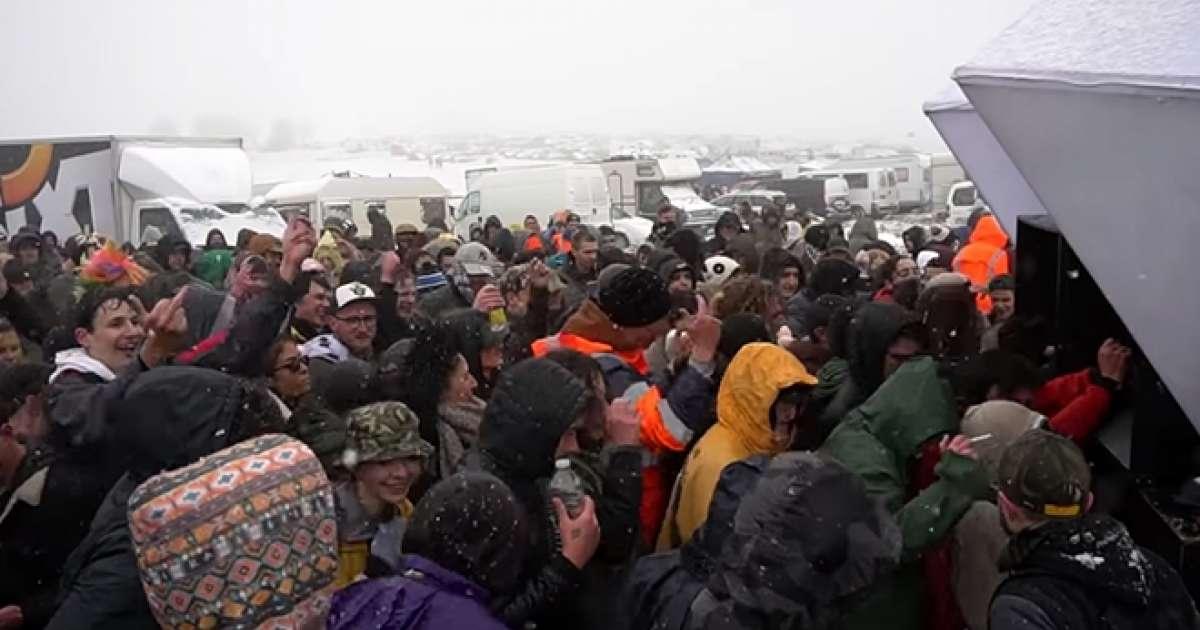 Hipotermija na rejvu: Podijeljeno 500 deka, organizatori nabavili šatore