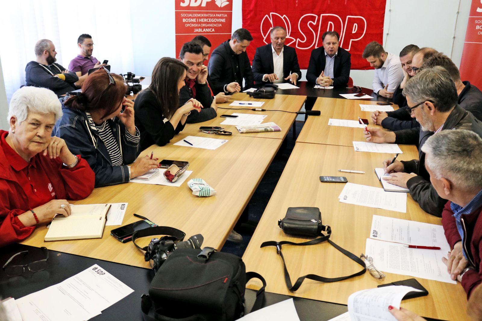 U Jablanici se okupilo Predsjedništvo SDP-a, žele isključiti članove koji učestvuju u formiranju SPD-a