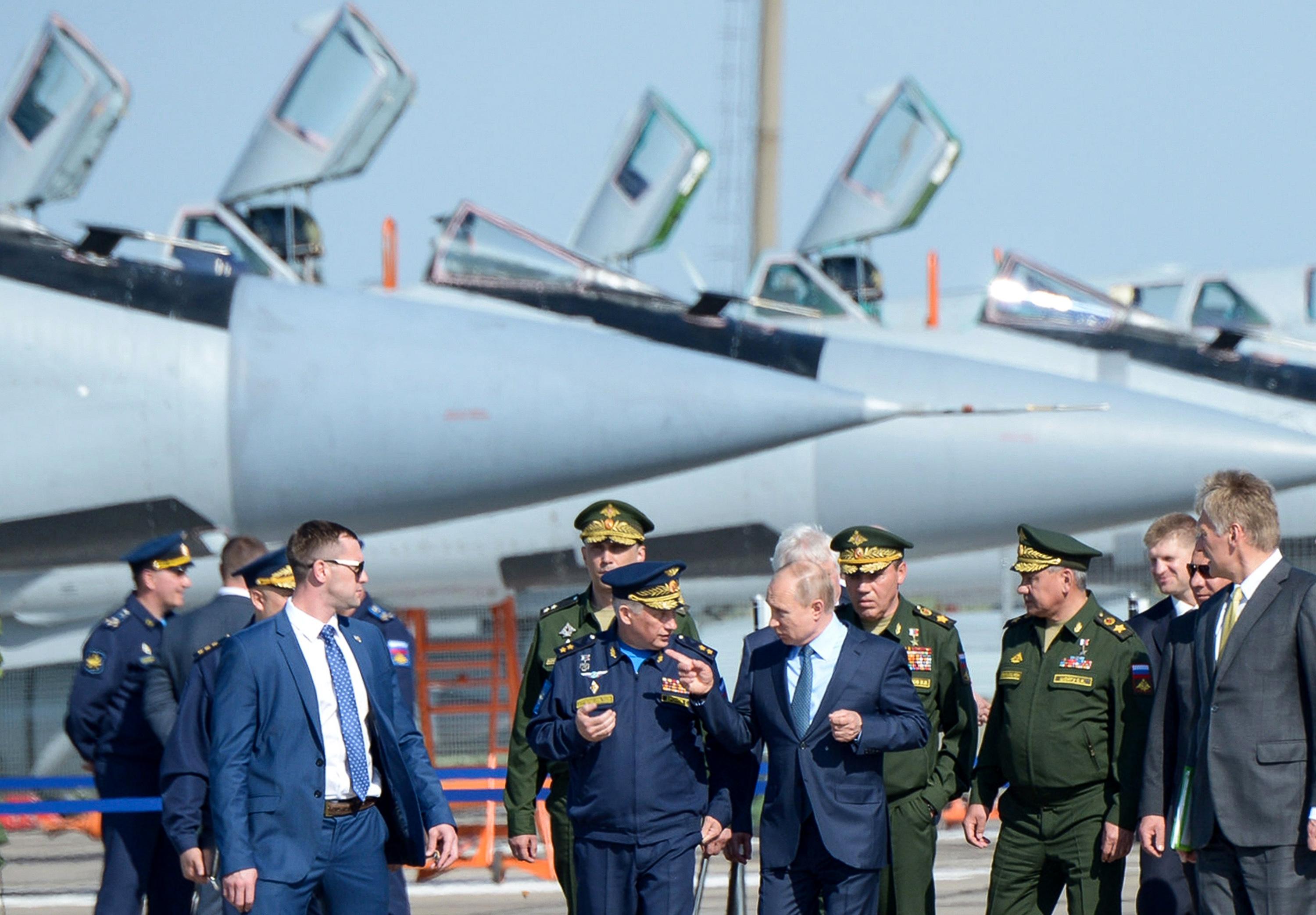 Putin razgledao najnovije modele borbenih letjelica