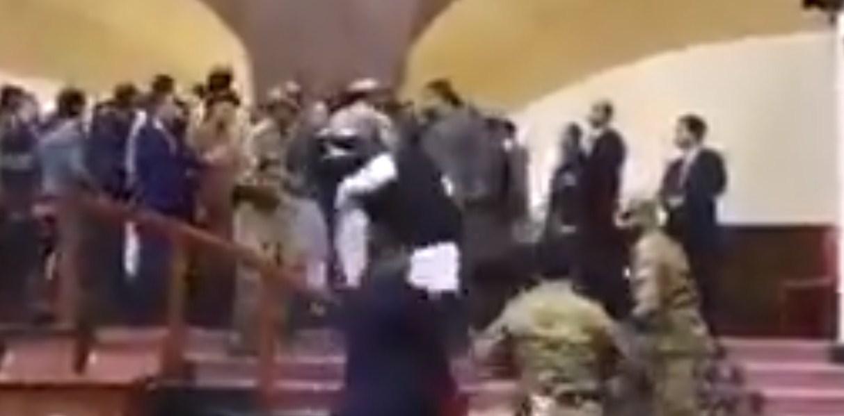 Nakon imanovanja predsjednika u Afganistanu izbila tuča među poslanicima