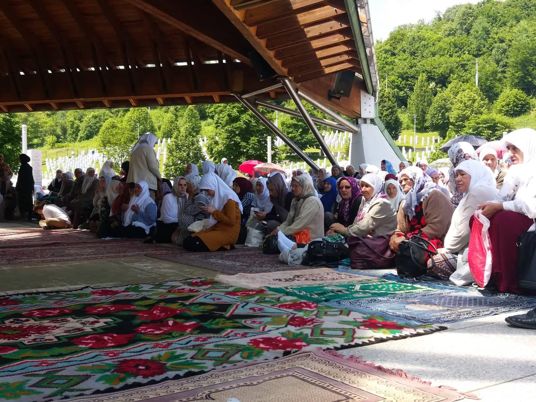 Dan šehida u Srebrenici: Bol i tuga ne prolaze i nikad i neće