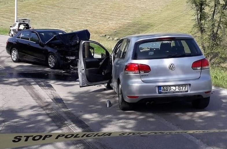 Vozač izgubio kontrolu, zabio se u Bunićev automobil i poginuo