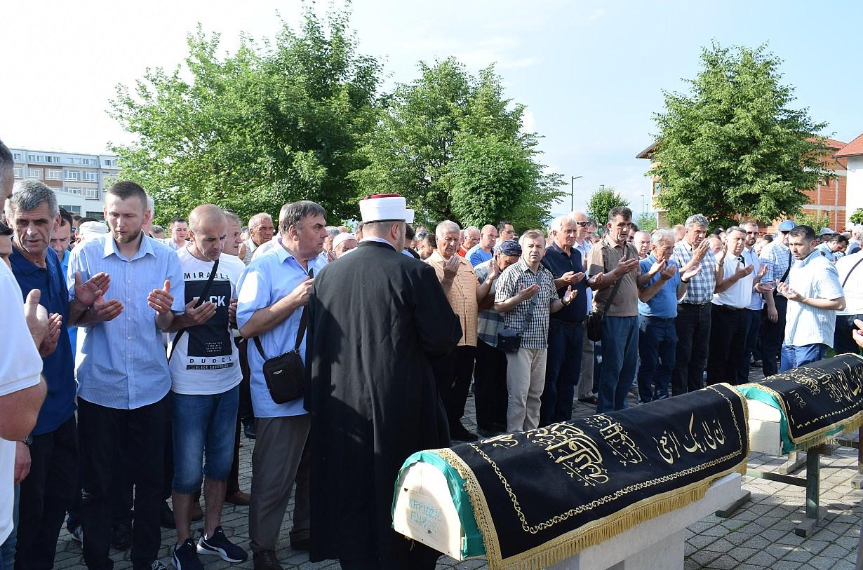 U prisustvu velikog broja građana klanjana dženaza ubijenom mladiću Ammaru Kapidžiću