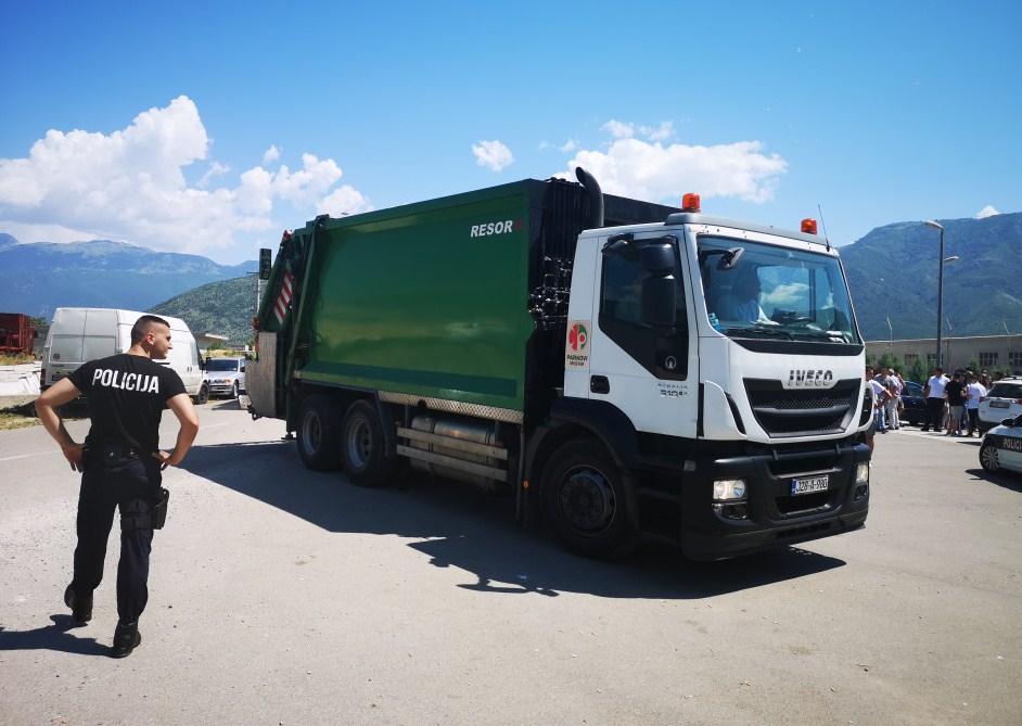 Kamioni počeli odvoziti smeće na deponiju "Uborak", čiste se ulice Mostara