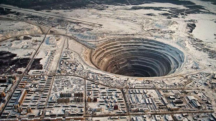 Dronom snimljena najveća rupa na svijetu, znate li šta predstavlja i koliko vrijedi