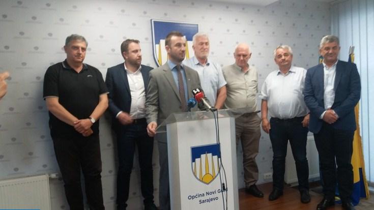 Načelnici općina u KS sa gradonačelnikom Abdulahom Skakom - Avaz