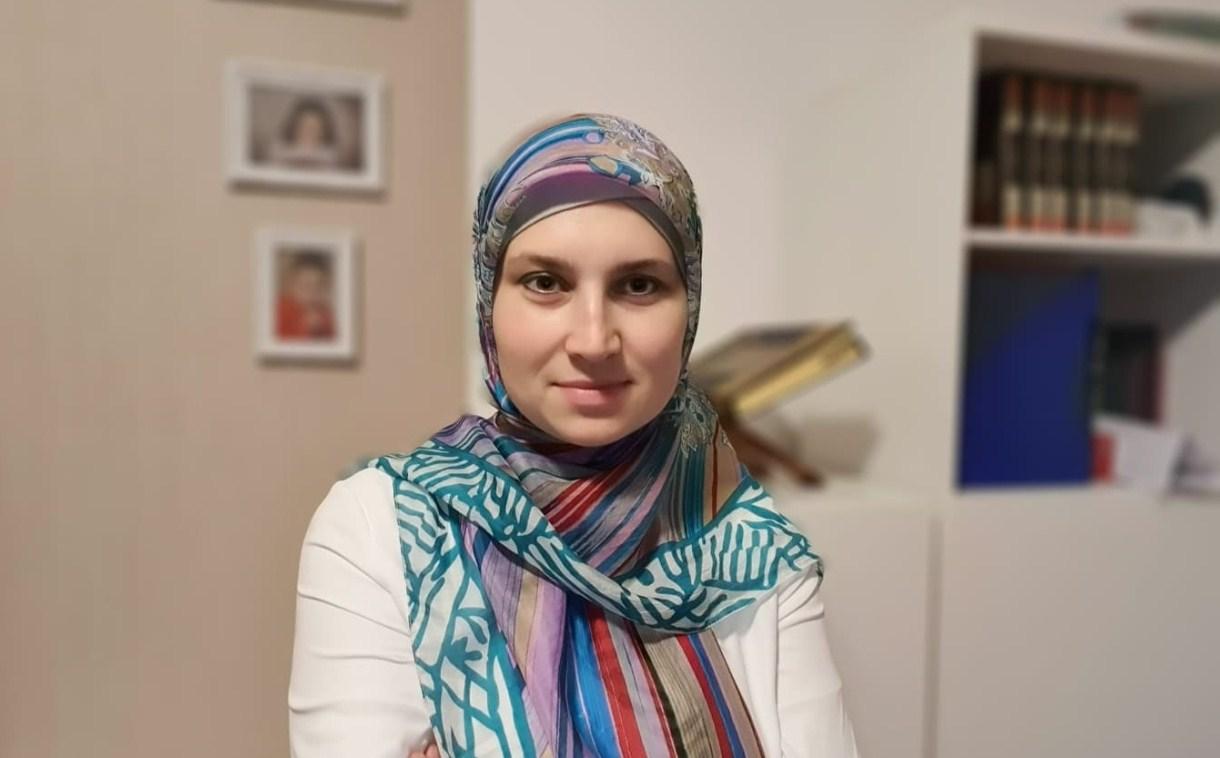 Husić: Hidžab joj ne smeta da ponosno korača putem nauke - Avaz