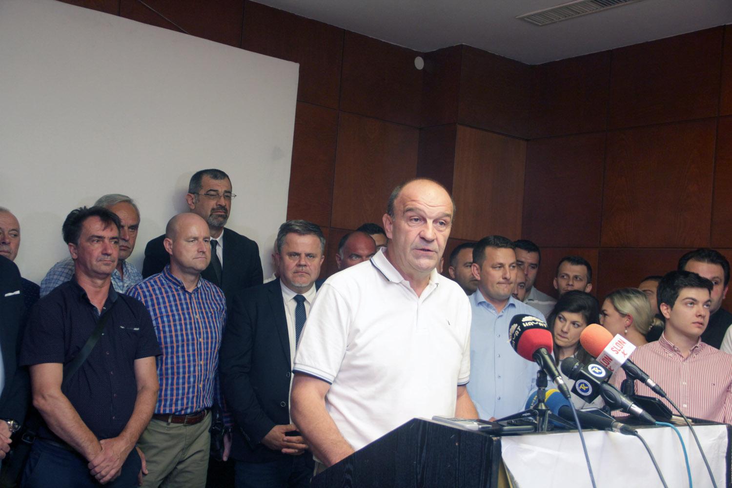 Enver Bijedić u Tuzli najavio osnivanje nove stranke socijaldemokratske orijentacije