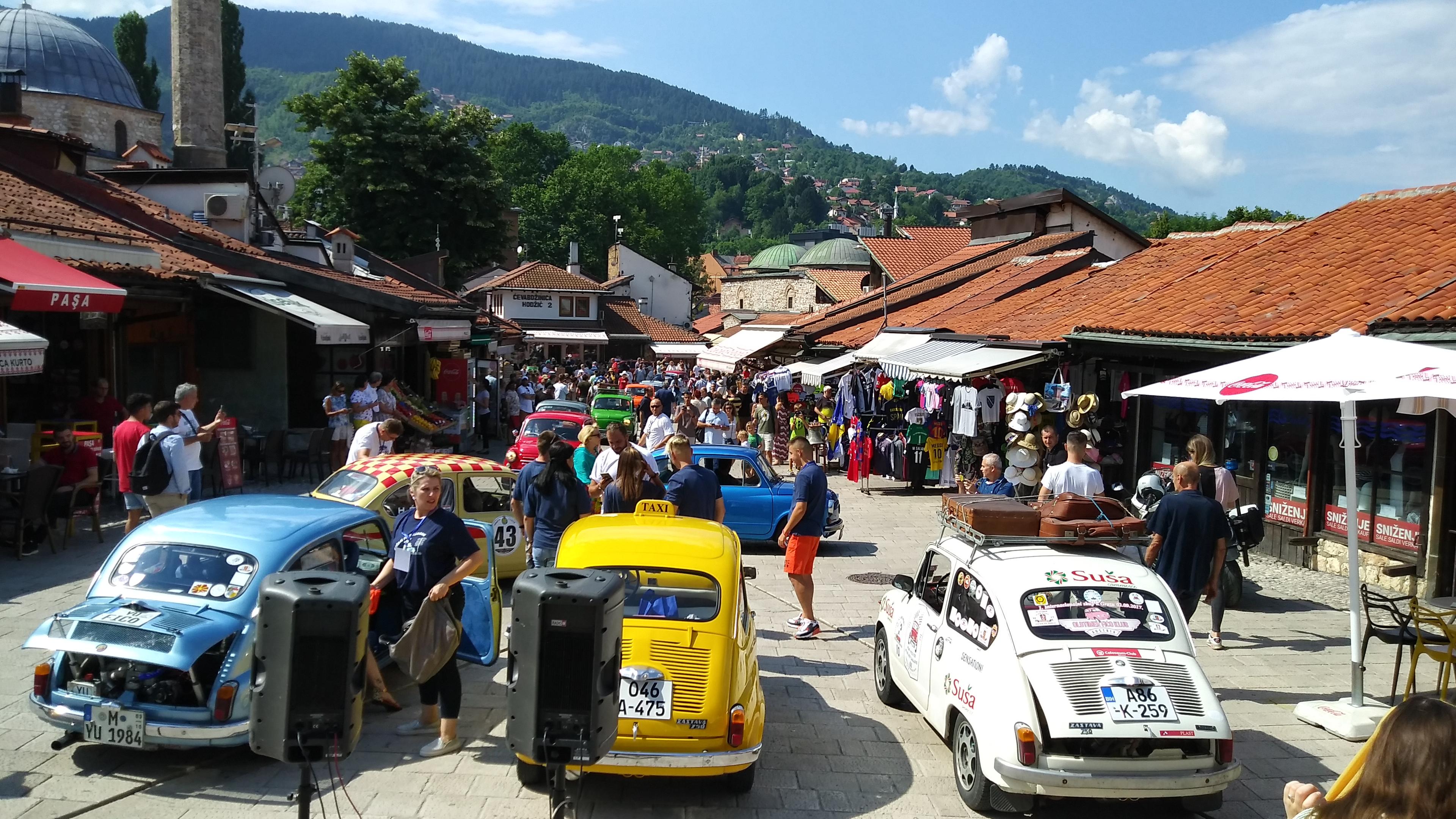 Defile legendarnih Fića kroz Sarajevo, na Baščaršiji izložba