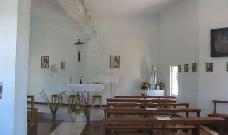 Svi pričaju o natpisu na crkvi u dalmatinskom mjestu: Mole se svi da nakon mise za mrtve pozovu svećenika na ručak da ne luta po otoku