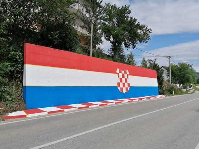 Skandal: Kod Tomislavgrada obnovljena zastava s ustaškim simbolom